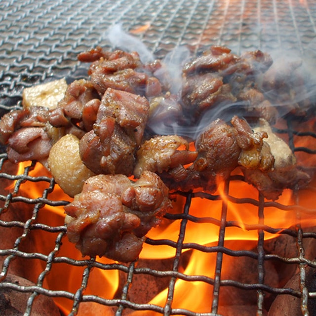 豪快！鶏の炭火焼き