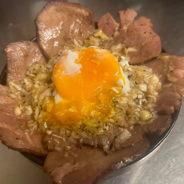 霜降りねぎ塩牛たん丼