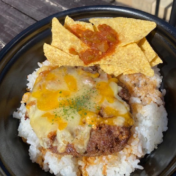飛騨牛チーズハンバーグ丼